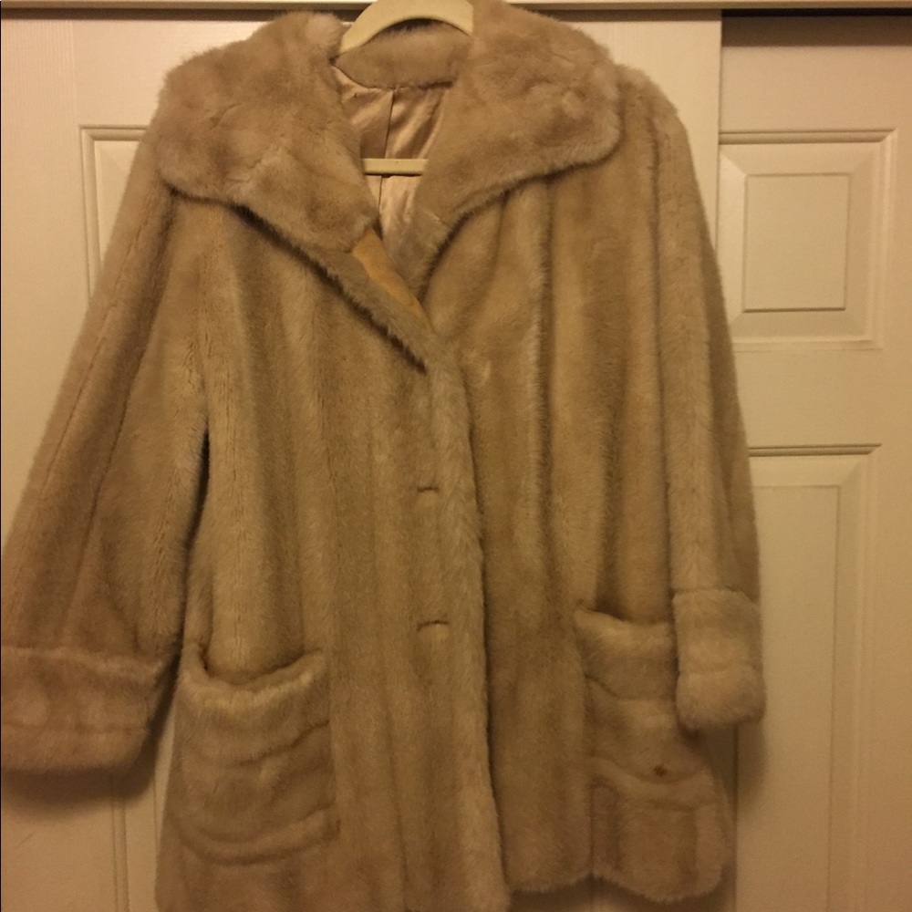 Vintage Beige fur coat